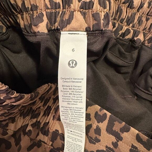 NWT 6 HR 4” Hotty Hot High-Rise Lined Short Brown Leopard Multi Print Size 6 - Picture 4 of 8